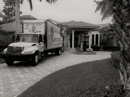 Safe & Easy Moving Inc logo
